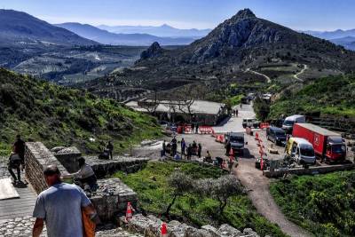 Από την Αρχαία Κόρινθο ξεκινούν τελικά τα γυρίσματα της "Οδύσσειας" (βίντεο-φωτογραφίες)