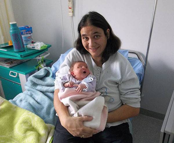 Ο πυροβολισμός διέλυσε το κεφάλι της γυναίκας