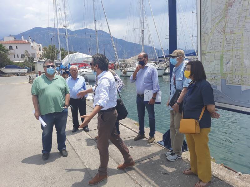 Αυτοψία στη Μαρίνα Καλαμάτας για αμφισβητούμενα οικόπεδα