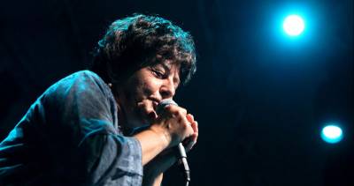 Η Φωτεινή Βελεσιώτου στην «Ε»: «Πρέπει ο στίχος να μ&#039; αγγίζει, να με κάνει ν&#039; ανατριχιάζω»