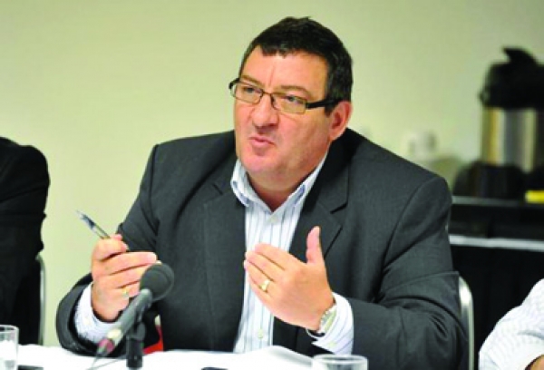 Με πρωτοβουλία του Στιβ Γεωργανά: Προσπάθεια για συνέδριο των απανταχού Ελλήνων βουλευτών στην Καλαμάτα