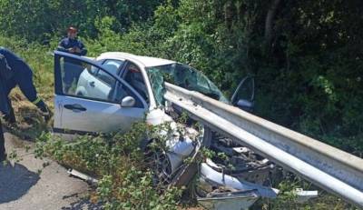 Σοκαριστικό δυστύχημα στην Αμφιλοχία: Προστατευτική μπάρα εμβόλισε ΙΧ (βίντεο)