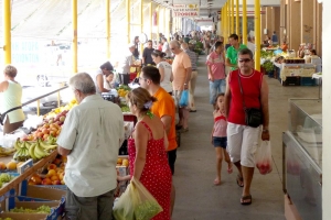 Οι νέοι "ανακαλύπτουν" τη λαϊκή αγορά