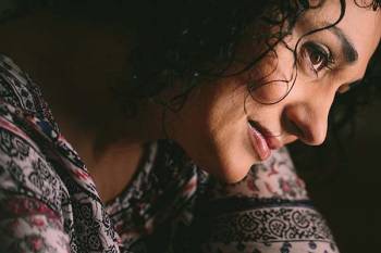 H Καίτη Κουλλιά στην "Ε": "Είναι μεγάλη τιμή να μπορείς να είσαι λαϊκός τραγουδιστής"