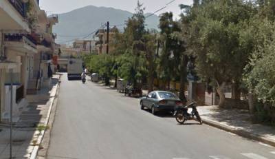 Πέταξαν έξω γυναίκα και άρπαξαν το Ι.Χ. στη Λεΐκων