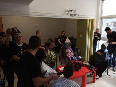 Μεσσηνία: Κομμωτές έστειλαν μήνυμα κοινωνικής προσφοράς