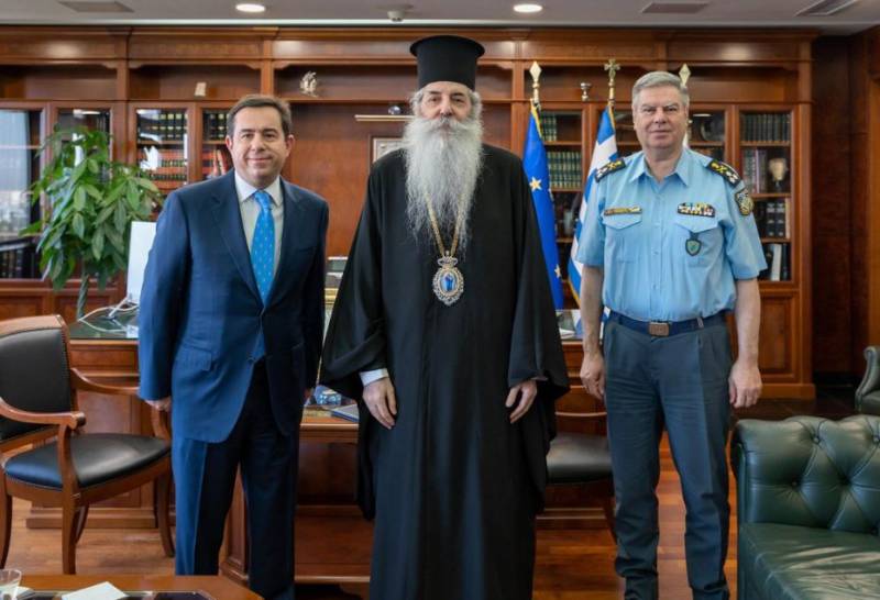 Οι νέες ταυτότητες στο επίκεντρο της συνάντησης του Ν. Μηταράκη με εκπροσώπους της Ιεράς Συνόδου της Εκκλησίας της Ελλάδας