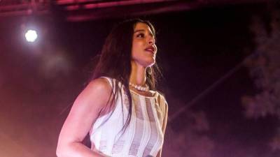 Η Μαρίνα Σάττι σήμερα στο Ανοικτό Θέατρο Καλαμάτας