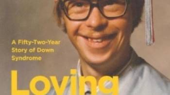 Αγαπώντας τον Andrew: Μια ιστορία Συνδρόμου Down 52 ετών
