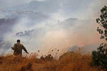 Μεγάλη φωτιά και στο Σπαθοβούνι Κορινθίας