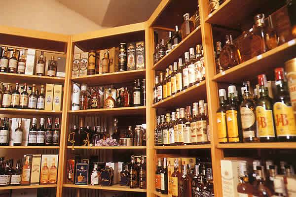 Εκλεψε ουίσκι από σούπερ μάρκετ στην Καλαμάτα