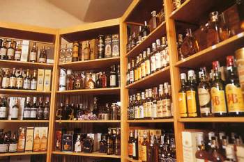 Εκλεψε ουίσκι από σούπερ μάρκετ στην Καλαμάτα