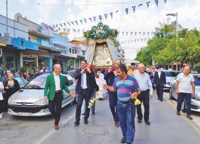Λιτανεία της εικόνας του Αγίου Δημητρίου στη Μεσσήνη