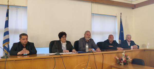 "Αφαιρείται από το Τεχνικό Πρόγραμμα η πλατεία Γαργαλιάνων" ενημέρωσε ο Λεβεντάκης