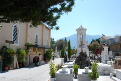 Κοιμητήρια Δήμου Καλαμάτας: Τέλος η Κουμάντου, νέος υπεύθυνος ο Φάβας