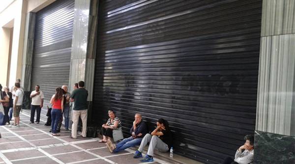 Liberation: Η ΕΚΤ θα σταματήσει τον ELA αν η Ελλάδα δεν αποφασίσει Capital Controls αύριο