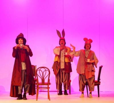 Αναβολή της παράστασης "Η Αλίκη στη χώρα των θαυμάτων"