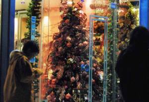 Συγκρατημένες προσδοκίες για τη γιορταστική κίνηση