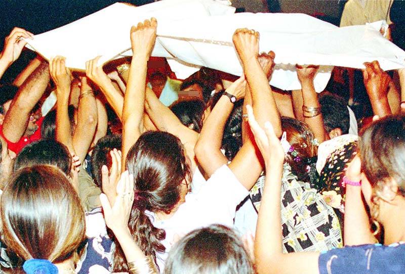 Καλαμάτα: Στο πόδι η Αγία Τριάδα από τσιγγάνικο γλέντι