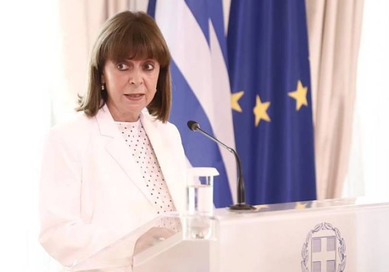 Ματαιώνεται η δεξίωση για την αποκατάσταση της Δημοκρατίας λόγω της φωτιάς στη Ρόδο