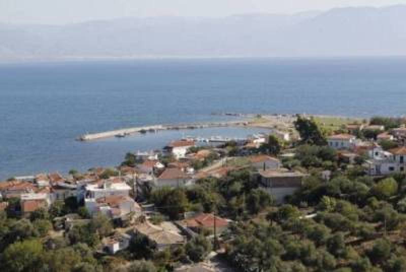 16 παρατάσεις για ένα έργο 4 μηνών στο Πεταλίδι!