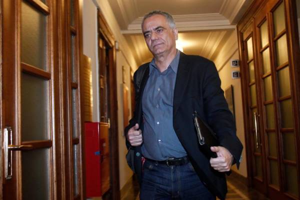 Σκουρλέτης: «Έχω γαλουχηθεί να σέβομαι τον δημοκρατικό διάλογο και τις συλλογικές αποφάσεις»
