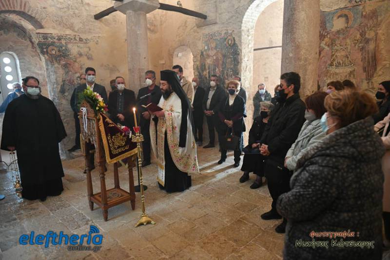 Αρκετοί πιστοί στο Ανδρομονάστηρο για τους Δ' Χαιρετισμούς (φωτογραφίες)