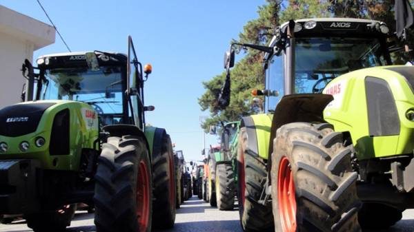 Διαμαρτυρία αγροτών στο Περιφερειακό Συμβούλιο για τη δακοκτονία