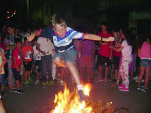 Αναψαν φωτιές στην Ανω Πόλη Κυπαρισσίας