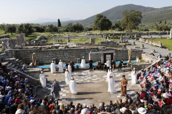 Εντυπωσιακή τελετή έναρξης στο Νεανικό Φεστιβάλ Αρχαίου Δράματος (βίντεο-φωτογραφίες)