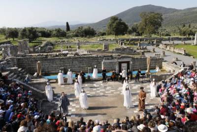 Εντυπωσιακή τελετή έναρξης στο Νεανικό Φεστιβάλ Αρχαίου Δράματος (βίντεο-φωτογραφίες)