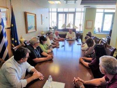 Σύσκεψη Βασιλόπουλου με εκπροσώπους Συλλόγων ΑμεΑ: Στο επίκεντρο προσβασιμότητα, στέγαση και απασχόληση