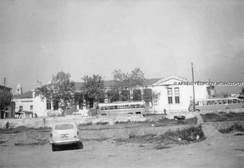 Ο Νέδοντας και το Σχολείο Μπενάκη σε παλιές εποχές