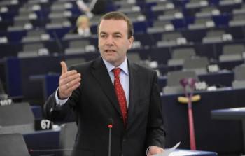 Τατούλης κατά προέδρου Ευρωπαϊκού Λαϊκού Κόμματος για την στάση κατά της Ελλάδας