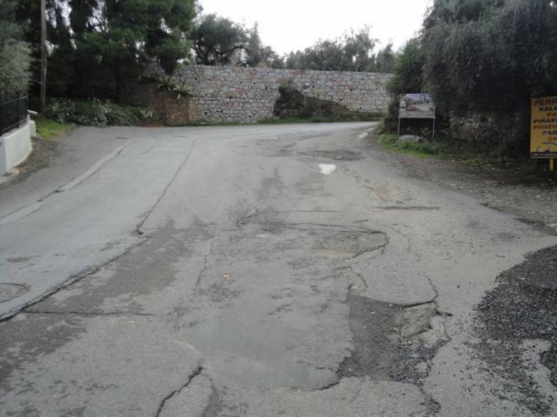 Αντιδράσεις στην Παλιόχωρα Αβίας: Να παραμείνει κοινόχρηστος ο χώρος μπροστά από το Δημοτικό Σχολείο