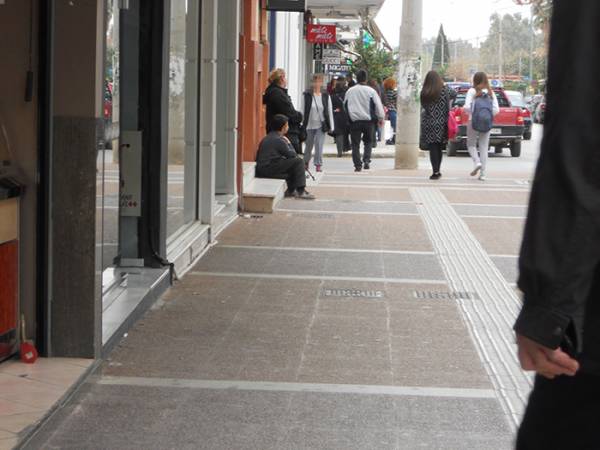 Νέο κύμα επαιτείας με παιδιά στο κέντρο της Καλαμάτας