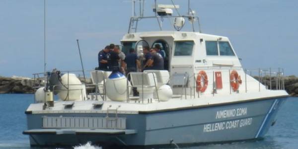 Περιπολικό του Λιμενικού προσάραξε στη νησίδα Αγία Μαρίνα της Πύλου
