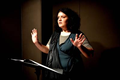 Αυτοσχέδια Σκηνή Καλαμάτας: Η Μαρία Σκαφιδά στο eleftheriaonline.gr για τον Φιλοκτήτη (βίντεο)