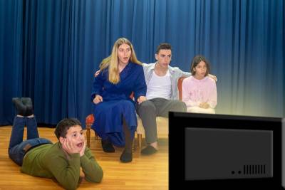 “Ονειρο ηλεκτρονικής νύχτας" από την Πειραματική Σκηνή Καλαμάτας (βίντεο)