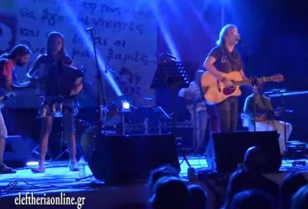 "Μαγευτικός" Μίλτος Πασχαλίδης στο 41ο Φεστιβάλ της ΚΝΕ στην Καλαμάτα (βίντεο)