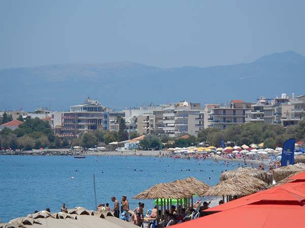 Παραλία Καλαμάτας: Μόνο 7 επαγγελματίες δικαιούνται άδεια αλλά θα δουλέψουν... 200