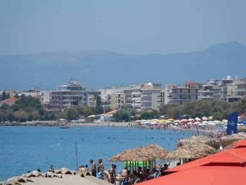 Παραλία Καλαμάτας: Μόνο 7 επαγγελματίες δικαιούνται άδεια αλλά θα δουλέψουν... 200