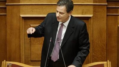Σκυλακάκης: Με τα νέα τιμολόγια οι καταναλωτές θα μπορούν να συγκρίνουν τιμές και να βλέπουν ποιος προμηθευτής είναι φθηνότερος