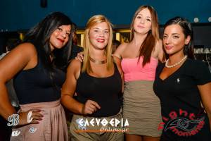 Μία ακόμα ελληνική βραδιά στο "Blue" στην Παραλία Καλαμάτας (φωτογραφίες)