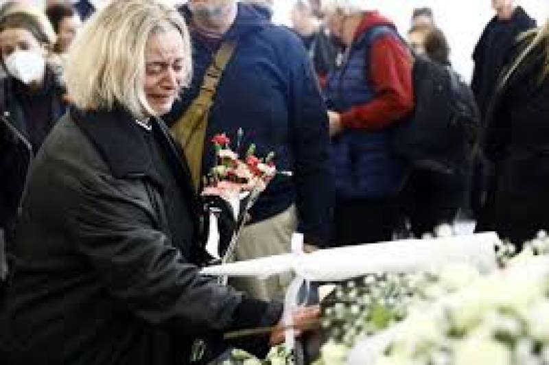 Τζώρτζια Αργυροπούλου: Συγκίνηση στην πολιτική κηδεία της συζύγου του Μανώλη Γλέζου