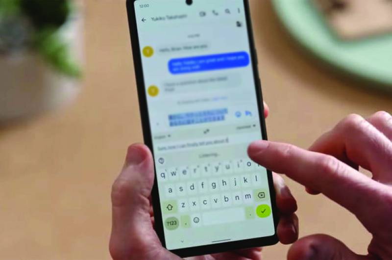 Η Google ετοιμάζει «έξυπνα» γυαλιά επαυξημένης πραγματικότητας που θα μεταφράζουν με υπότιτλους σε πραγματικό χρόνο