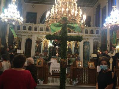 Την Ύψωση του Τιμίου Σταυρού γιορτάζει σήμερα η Κυπαρισσία (βίντεο-φωτογραφίες)