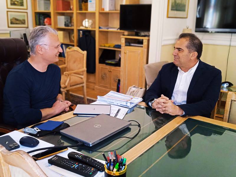 Συνάντηση στην Περιφέρεια για έργα στην Καλαμάτα