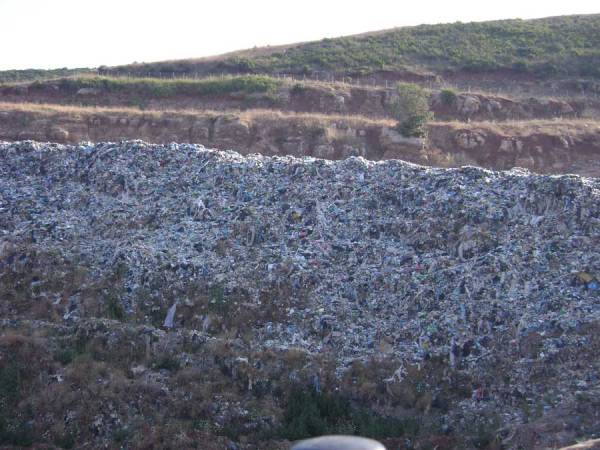 Στο Μανιάτη οι δήμαρχοι για την προσωρινή διαχείριση σκουπιδιών