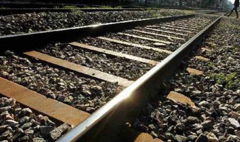 Τρεις Ρομά έκλεψαν σιδηροτροχιά στη Βαλύρα